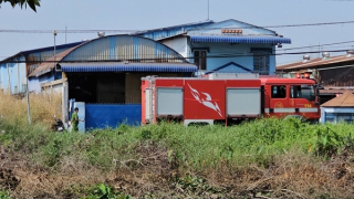 Nổ lớn bên trong công ty ép keo, 2 người thương vong