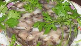 Bồi hồi nhớ giò ốc Tết xa