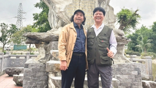 Cùng nhà văn Dương Hướng về thăm  “Bến không chồng”