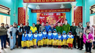 Mang Tết ấm đến đồng bào biên giới, vùng khó khăn