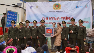 Cục Công nghệ thông tin về Ba Bể "Vì vùng cao yêu thương"