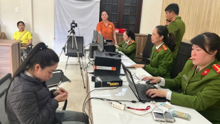 Công an TP Huế nỗ lực giải quyết thủ tục hành chính, đáp ứng yêu cầu của người dân, doanh nghiệp