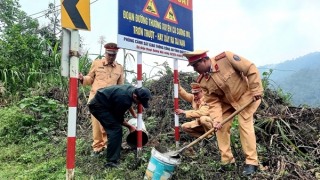 Đặt biển cảnh báo ở những cung đường “tử thần” trên đèo Lò Xo