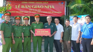 Cao đẳng CSND II bàn giao 6 căn nhà cho các hộ dân nghèo vùng biên