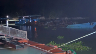 Bắt quả tang 3 sà lan hút 120m3 cát trái phép ở hồ Dầu Tiếng