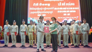 Cao đẳng ANND I bế giảng Khóa bồi dưỡng nghiệp vụ an ninh cho cán bộ Bộ Nội vụ Vương quốc Campuchia