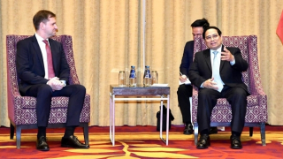 Thủ tướng khuyến khích tập đoàn hàng không quốc gia Ba Lan mở lại đường bay tới Việt Nam