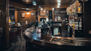 Humphrey Smith - Triệu phú bia rượu Anh kỳ quái