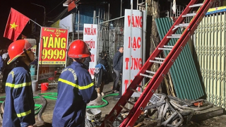 Cháy cửa hàng vàng bạc ở Hòa Bình