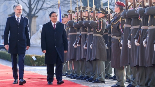 Thủ tướng Cộng hòa Czech chủ trì lễ đón trọng thể Thủ tướng Phạm Minh Chính