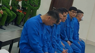 Chiếm đoạt 81 chuyến hàng, 6 nhân viên của Vinfast lĩnh án nặng