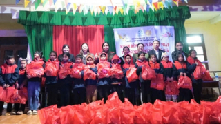 Tết ấm cho học sinh vùng cao Quảng Nam