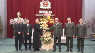 Đại diện các tổ chức tôn giáo chúc mừng năm mới lực lượng CAND