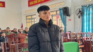 Tàng trữ pháo, lãnh án tù