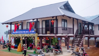 Ươm mầm hy vọng cho bà con làng Nủ