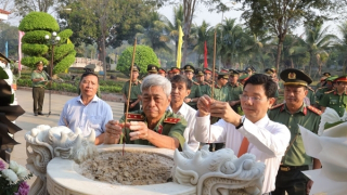 Dâng hương tri ân các Anh hùng - Liệt sĩ Ban An ninh Trung ương Cục miền Nam