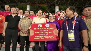 Món quà đặc biệt của CLB Bóng đá Công an Hà Nội dành cho người hâm mộ