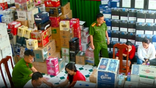 Tạm giữ lô hàng rượu, bia "khủng" không rõ nguồn gốc
