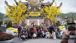Hàng nghìn khách đến du xuân tại Sun World Ba Na Hills đầu năm mới 2025
