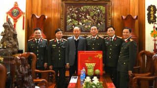 Deputy Minister Tran Quoc To visits former leaders of MPS