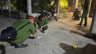 Đang ngồi chơi ở nhà người thân, anh rể bị em vợ đâm tử vong