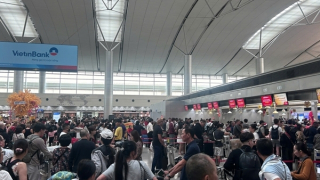Các sân bay vẫn đón lượng khách kỷ lục sau kỳ nghỉ Tết