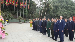 Tổng Bí thư Tô Lâm dâng hương tưởng niệm các Vua Hùng