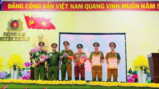 Phú Yên khen thưởng 2 tập thể khám phá nhanh trọng án
