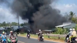 "Bà hoả" thiêu rụi một căn nhà khi chủ nhà đi thu mua tôm