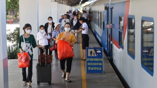 Ngành đường sắt mở bán sớm, giảm giá vé tàu nghỉ lễ 30/4 và 1/5