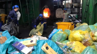 TP Hồ Chí Minh tiêu hủy hàng lậu, hàng giả dịp Tết Nguyên đán