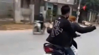 “Siêu sao” lái xe máy rồi đăng lên mạng xã hội bị xử phạt 13 triệu đồng