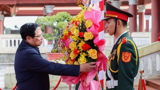 Thủ tướng Phạm Minh Chính dâng hương tại khu lưu niệm đồng chí Phạm Văn Đồng