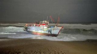 Hỗ trợ nhóm người Đài Loan trôi dạt vào vùng biển Phú Yên