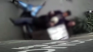 Người dân bức xúc kể lại vụ việc nam shipper bị hành hung ở Nghi Tàm