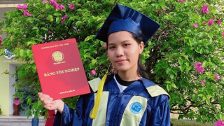 Nữ điều dưỡng đam mê màu áo lính