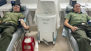 Cán bộ Công an liên tục hiến máu cứu cụ ông bị suy thận mạn tính