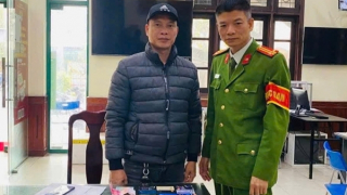 Công an phường giúp du khách ngoại quốc tìm lại tài sản bị mất