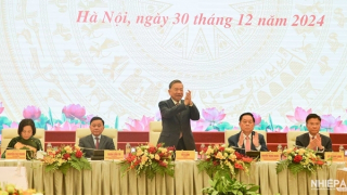 Bay lên cùng dân tộc trong kỷ nguyên mới!