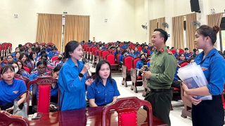 Bảo vệ người dân trên không gian số