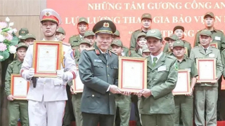 Gặp Tổ trưởng Tổ bảo vệ ANTT khu phố tiêu biểu