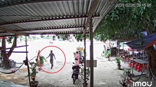 Gã thanh niên lạ mặt ập vào quán cơm hành hung người rửa chén đến ngất xỉu