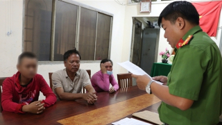 Đưa vào trường giáo dưỡng thiếu niên 13 tuổi đốt xe ô tô công vụ