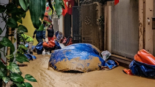 Ban quản lý đường sắt đô thị Hà Nội nói gì về sự cố bùn đất phun trào trong ngõ ở Hà Nội?