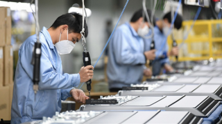 Thị trường lao động ra nước ngoài rộng mở nhưng không có “việc nhẹ lương cao”