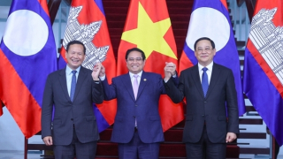 Ba Thủ tướng Việt Nam, Lào, Campuchia họp triển khai kết luận cuộc gặp giữa ba người đứng đầu ba Đảng