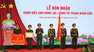 Khoa Hồi sức tích cực Bệnh viện Quân y 175 đón nhận danh hiệu Anh hùng LLVTND lần 2