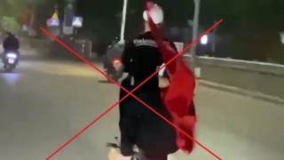 Bốc đầu xe máy, bị người dân báo CSGT xử phạt