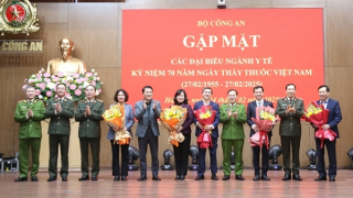 Bộ Công an tri ân những thành tích, cống hiến to lớn của ngành Y tế