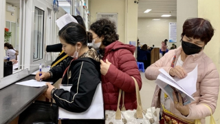 Người bệnh nặng “thở phào” vì không phải xin giấy chuyển tuyến